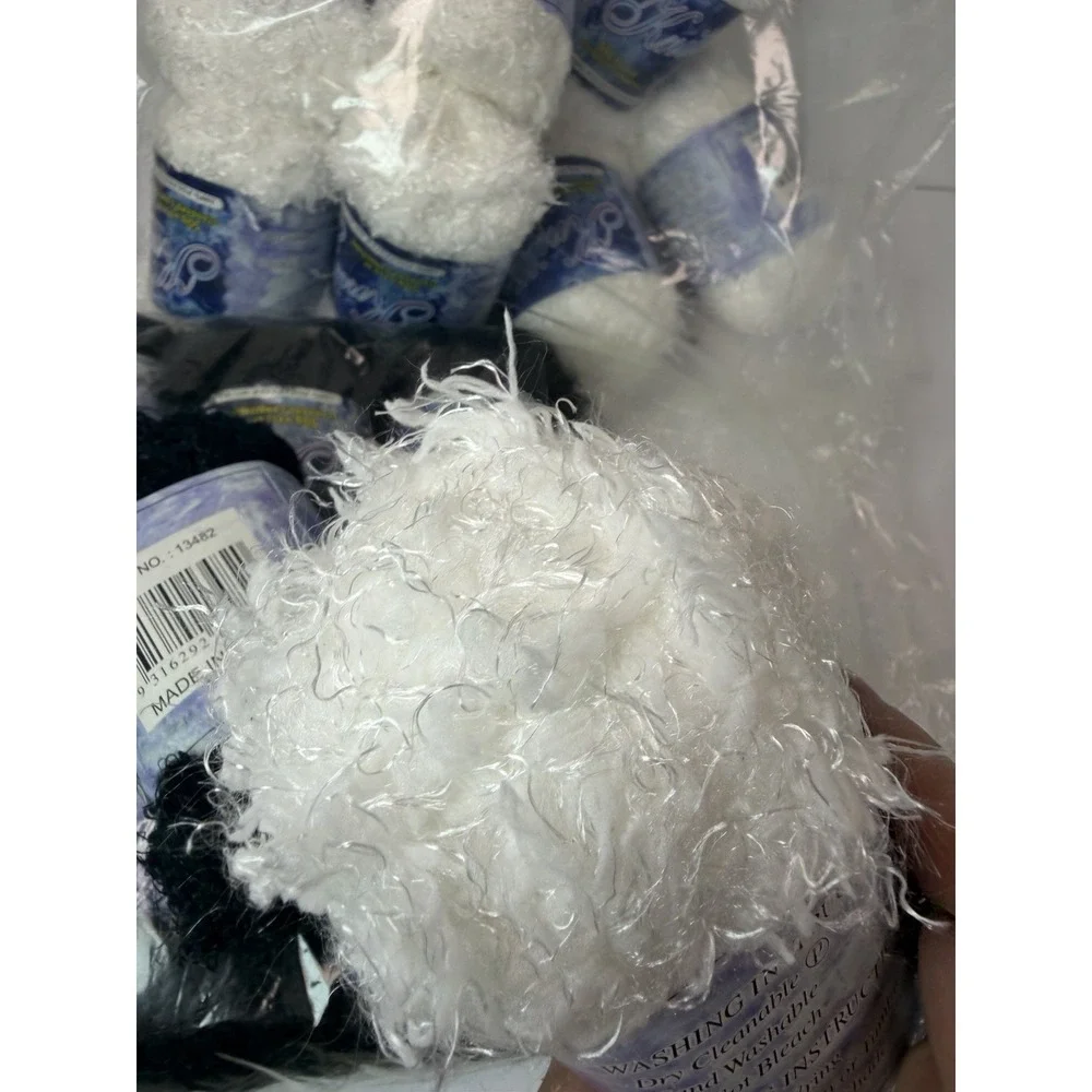Knitting Yarn 100% Polyester Micro-fiber Black & White Eyelash Fuzzy Yarn Lot 16